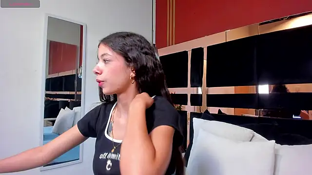 Snapshot of coraltaylor chatting on 02.27.25 coraltaylor online show from 02.27.25