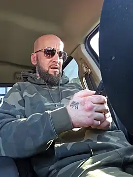 Snapshot of Beardedtattood chatting on 01.27.25 Beardedtattood online show from 01.27.25