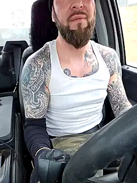 Snapshot of Beardedtattood chatting on 02.13.25 Beardedtattood online show from 02.13.25