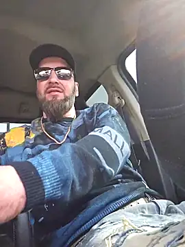 Snapshot of Beardedtattood chatting on 03.12.25 Beardedtattood online show from 03.12.25
