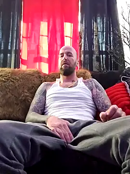 Snapshot of Beardedtattood chatting on 03.21.25 Beardedtattood online show from 03.21.25