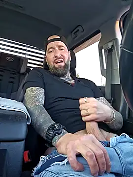 Snapshot of Beardedtattood chatting on 09.14.25 Beardedtattood online show from 09.14.25