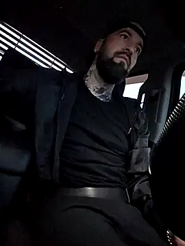 Snapshot of Beardedtattood chatting on 10.18.25 Beardedtattood online show from 10.18.25