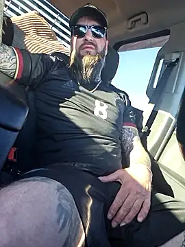 Snapshot of Beardedtattood chatting on 06.21.26 Beardedtattood online show from 06.21.26