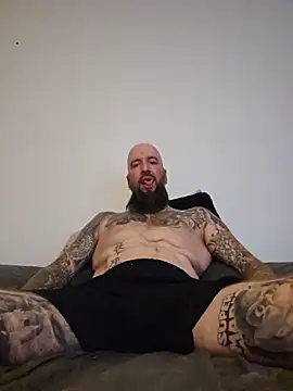 Snapshot of Beardedtattood chatting on 06.23.26 Beardedtattood online show from 06.23.26