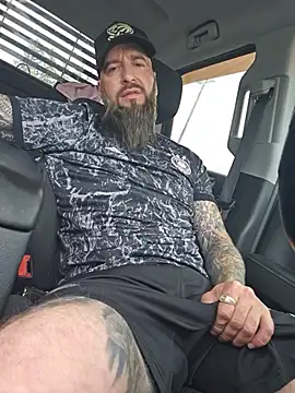 Snapshot of Beardedtattood chatting on 06.26.26 Beardedtattood online show from 06.26.26