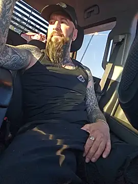 Snapshot of Beardedtattood chatting on 06.27.26 Beardedtattood online show from 06.27.26