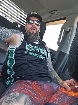 Snapshot of Beardedtattood chatting on 06.30.26 Beardedtattood online show from 06.30.26
