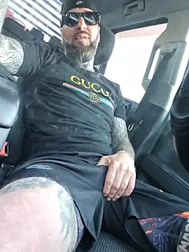 Snapshot of Beardedtattood chatting on 07.19.26 Beardedtattood online show from 07.19.26