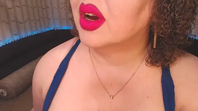 Snapshot of BustyKatty chatting on 01.04.25 BustyKatty online show from 01.04.25