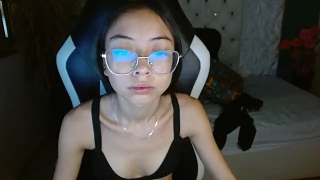 Snapshot of NathaliaSweet_11 chatting on 10.06.25 NathaliaSweet 11 online show from 10.06.25