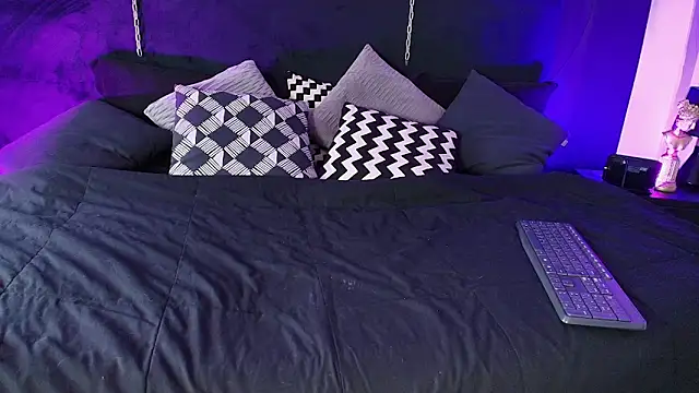 Aylen darkmoor online show from 11.24.25