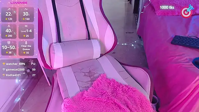 Snapshot of DannaDooll99 chatting on 03.04.25 DannaDooll99 online show from 03.04.25