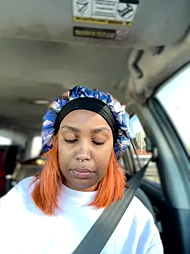 Snapshot of Jayhoney25 chatting on 10.29.25 Jayhoney25 online show from 10.29.25