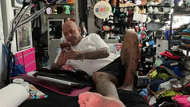 joeytatts66 online show from 06.15.26