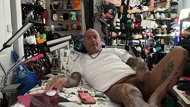 Snapshot of joeytatts66 chatting on 06.27.26 joeytatts66 online show from 06.27.26