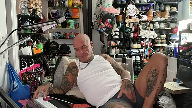 Snapshot of joeytatts66 chatting on 07.13.26 joeytatts66 online show from 07.13.26