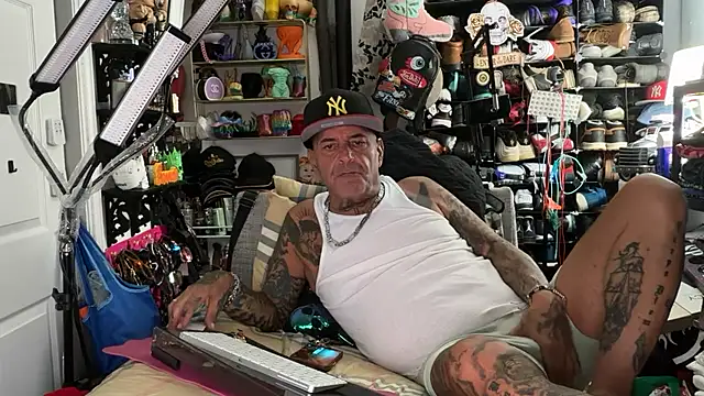 Snapshot of joeytatts66 chatting on 07.17.26 joeytatts66 online show from 07.17.26