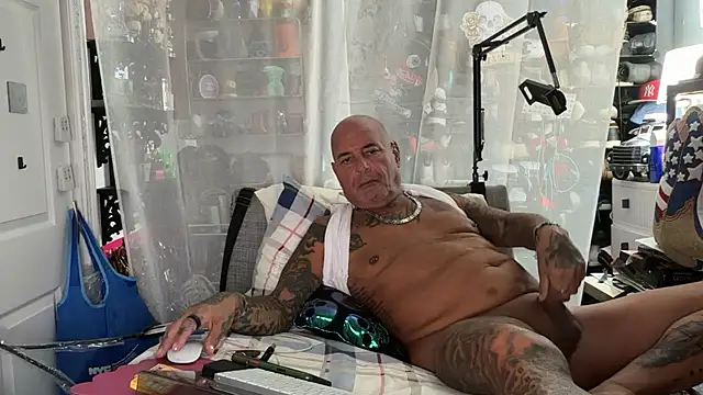 Snapshot of joeytatts66 chatting on 07.23.26 joeytatts66 online show from 07.23.26