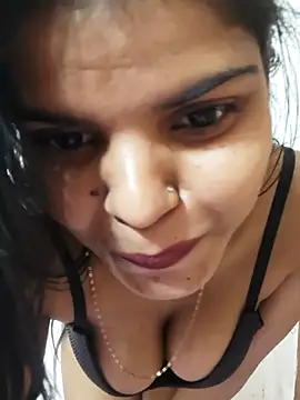 Snapshot of Sania-Love chatting on 02.17.25 Sania-Love online show from 02.17.25