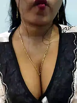 Snapshot of Sania-Love chatting on 12.20.25 Sania-Love online show from 12.20.25