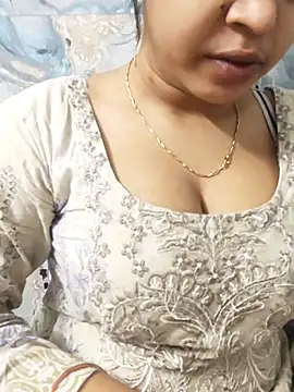 Snapshot of Sania-Love chatting on 04.28.26 Sania-Love online show from 04.28.26