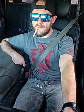 Spunwhiteboy1992 online show from 10.13.25