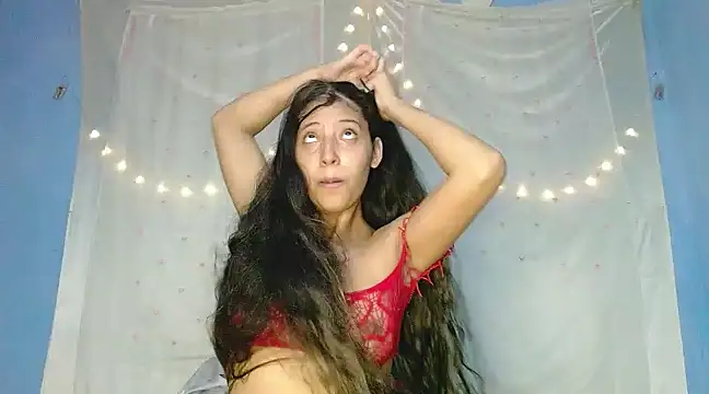 Snapshot of evaluna_horny_ chatting on 12.22.24 evaluna horny online show from 12.22.24