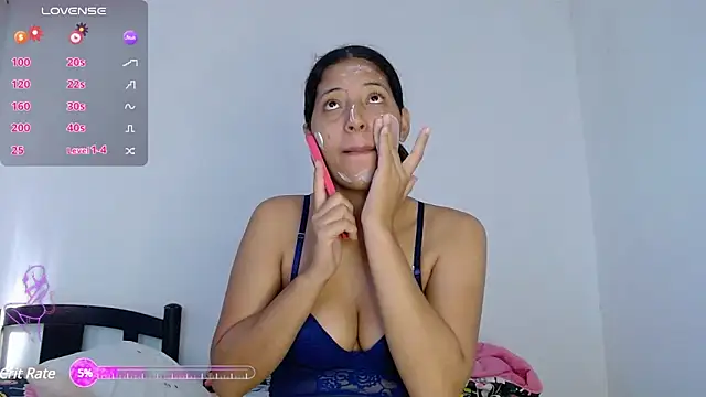 Snapshot of evaluna_horny_ chatting on 03.05.25 evaluna horny online show from 03.05.25