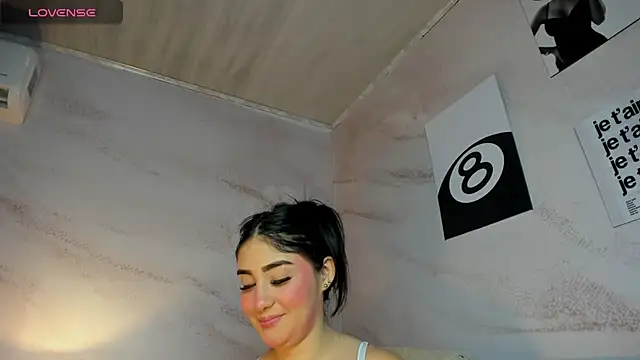 Belliinda 21 online show from 04.21.26