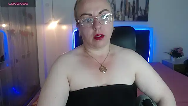 Tania Goddess  online show from 10.18.25