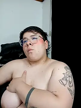 Snapshot of amalia_love chatting on 12.13.24 amalia love online show from 12.13.24