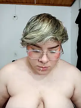 Snapshot of amalia_love chatting on 12.28.24 amalia love online show from 12.28.24