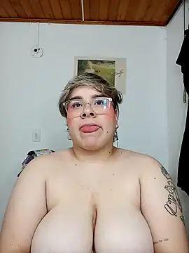 Snapshot of amalia_love chatting on 01.05.25 amalia love online show from 01.05.25