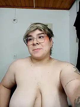 Snapshot of amalia_love chatting on 01.12.25 amalia love online show from 01.12.25