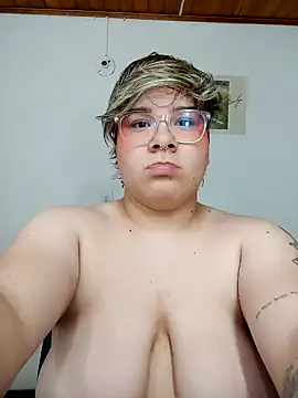 Snapshot of amalia_love chatting on 02.02.25 amalia love online show from 02.02.25