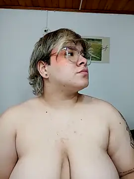 Snapshot of amalia_love chatting on 02.14.25 amalia love online show from 02.14.25