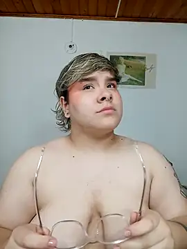 Snapshot of amalia_love chatting on 02.22.25 amalia love online show from 02.22.25