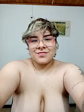 Snapshot of amalia_love chatting on 03.02.25 amalia love online show from 03.02.25