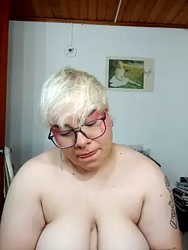 Snapshot of amalia_love chatting on 09.25.25 amalia love online show from 09.25.25