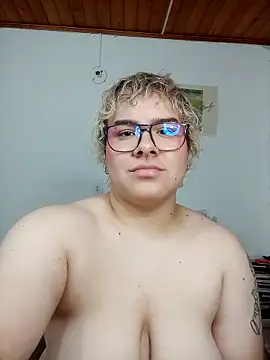 Snapshot of amalia_love chatting on 11.25.25 amalia love online show from 11.25.25