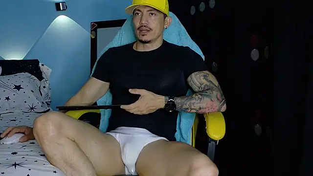 Snapshot of Alex_motta chatting on 07.13.26 Alex motta online show from 07.13.26