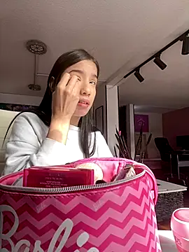 Praga Pink online show from 11.21.25