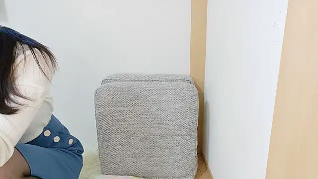 Snapshot of Hana-tan chatting on 10.10.25 Hana-tan online show from 10.10.25