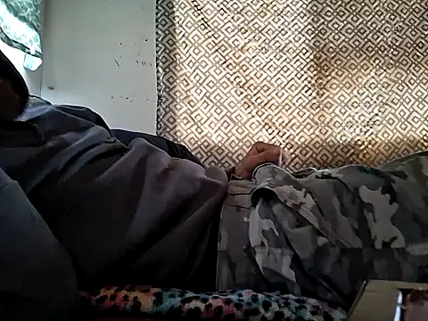 Snapshot of Cantufamily1979 chatting on 11.30.25 Cantufamily1979 online show from 11.30.25