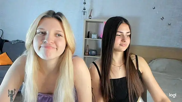 Snapshot of ShySonya chatting on 12.19.24 ShySonya online show from 12.19.24