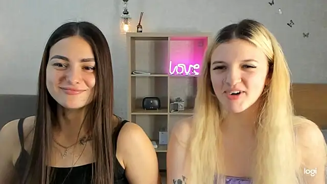 Snapshot of ShySonya chatting on 12.29.24 ShySonya online show from 12.29.24