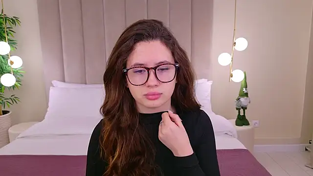 milaleoneli online show from 01.10.25