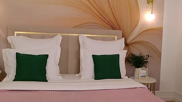 milaleoneli online show from 06.22.26