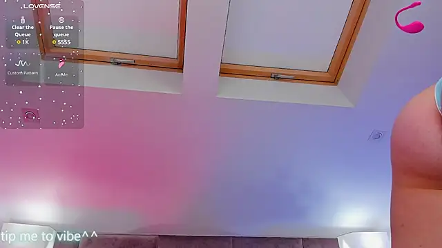 Mayzzie online show from 02.14.25